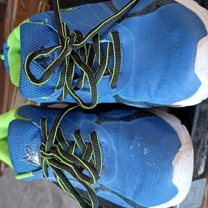 Girls tennis shoes four pairs